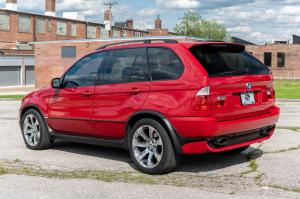 BMW X5 4.8is 2004 года  (NA)